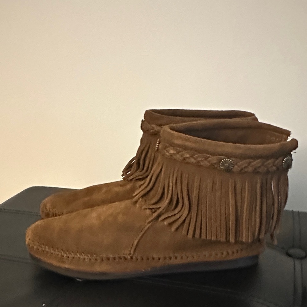 Minnetonka  Brown Fringe Boots